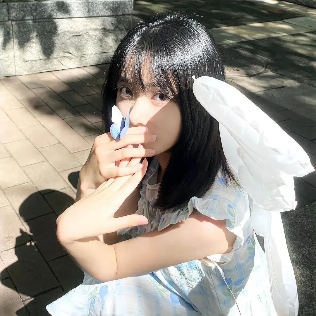 三个带面纱的女子